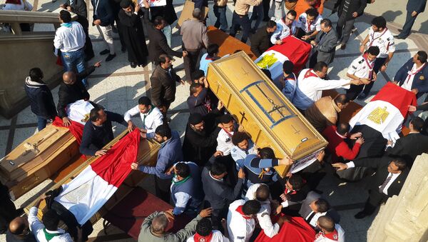Kahire'deki saldırıda ölenlerin naaşları taşınıyor - Sputnik Türkiye