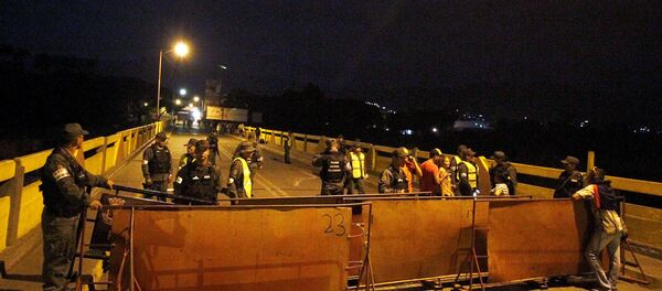 Kolombiya-Venezüella sınırı kapatıldı - Sputnik Türkiye