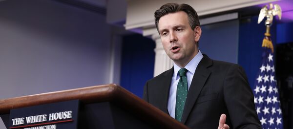 Josh Earnest - Sputnik Türkiye