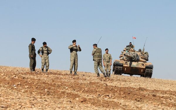 Suriye'de El Bab ve Menbiç arasında araştırma yapan Türk askerleri - Sputnik Türkiye