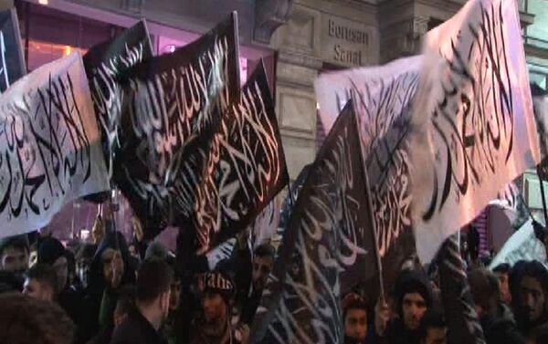 Hizb-ut Tahrir üyeleri İstiklal Caddesi'nde Rusya Başkonsolosluğu'nda eylem yaptı - Sputnik Türkiye