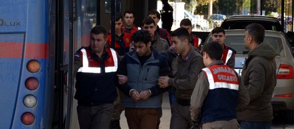 Paris terör saldırılarıyla ilgili olduğu gerekçesiyle Antalya’da yakalanan IŞİD militanı Ahmet Dahmani (27), 10 yıl 9 ay hapisle cezalandırıldı. - Sputnik Türkiye