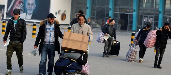 Almanya'dan sınırdışı edilen Afganlar - Sputnik Türkiye