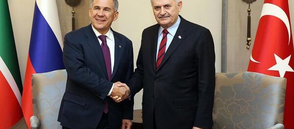 Rüstem Minnihanov  - Binali Yıldırım - Sputnik Türkiye