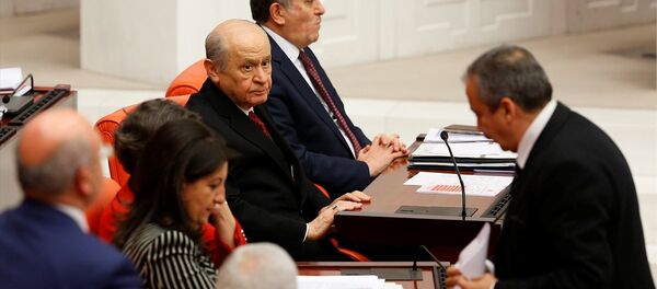 Bahçeli'den HDP'li Önder'e selam - Sputnik Türkiye