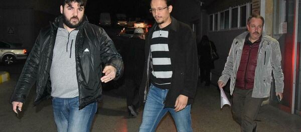 İzmir Cumhuriyet Başsavcılığı Terör ve Örgütlü Suçlar Bürosu Savcılığı tarafından yürütülen FETÖ/PDY, soruşturması kapsamında kapatılan Gediz Üniversitesine yönelik İzmir merkezli 4 ilde yapılan operasyonda aralarında profesörlerinde bulunduğu 14 kişi gözaltına alındı. - Sputnik Türkiye