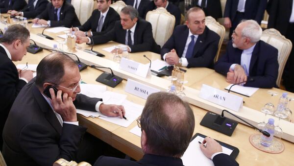 Rusya Dışişleri Bakanı Sergey Lavrov, İran Dışişleri Bakanı Cevad Zarif ve Dışişleri Bakanı Mevlüt Çavuşoğlu - Sputnik Türkiye