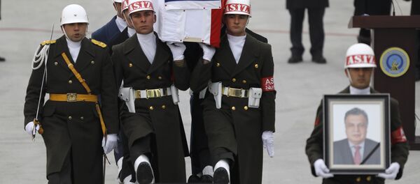 Karlov, Esenboğa'dan Moskova'ya uğurlandı - Sputnik Türkiye