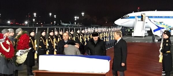 Büyükelçisi Andrey Karlov'un naaşı Moskova'ya getirildi - Sputnik Türkiye