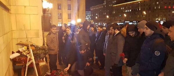 Azerbaycan diasporası Moskova’da Büyükelçi Karlov’u saygıyla andı - Sputnik Türkiye