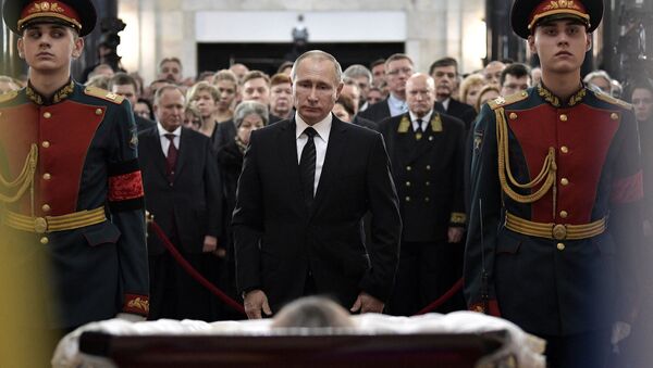 Rusya Devlet Başkanı Vladimir Putin, Ankara'da öldürülen Rus Büyükelçi Andrey Karlov'un cenaze töreninde - Sputnik Türkiye