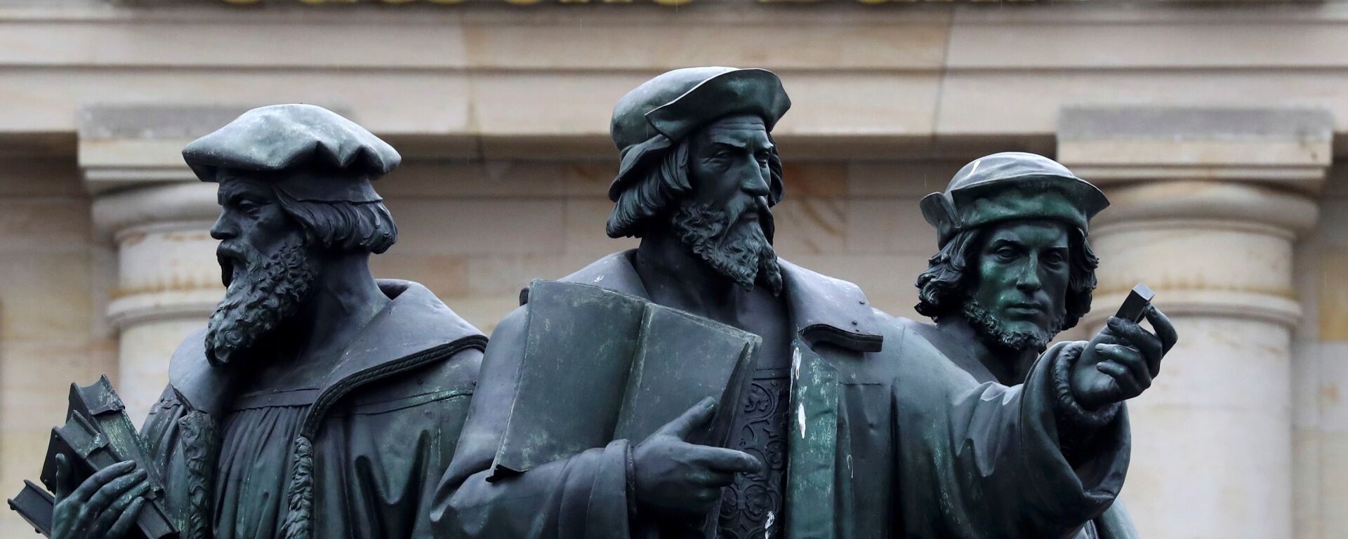 Deutsche Bank'ın Frankfurt'daki merkezi - Sputnik Türkiye, 1920, 11.02.2026