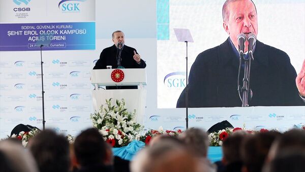 Cumhurbaşkanı Recep Tayyip Erdoğan, Maltepe'de düzenlenen SGK Maltepe Şehit Erol Olçok Kampüsü'nün açılış törenine katıldı - Sputnik Türkiye