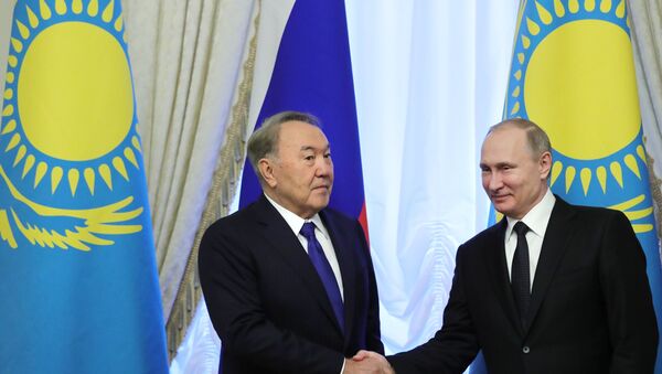 Kazakistan Devlet Başkanı Nursultan Nazarbayev- Rusya Devlet Başkanı Vladimir Putin - Sputnik Türkiye