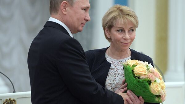 Rusya Devlet Başkanı Vladimir Putin ve Elizaveta Glinka - Sputnik Türkiye
