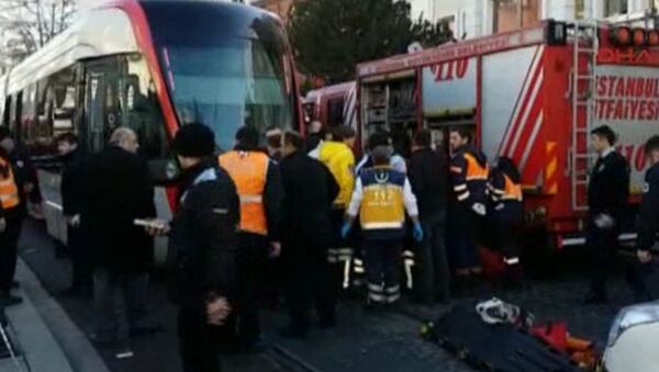 İstanbul Beyazıt'ta tramvay kazası meydana geldi, 1 kişi hayatını kaybederken. Tramvay seferleri her iki yönde de yapılamıyor. - Sputnik Türkiye
