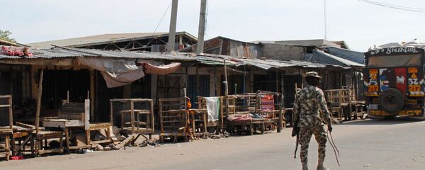 Maiduguri kentinde devriye gezen bir Nijerya askeri - Sputnik Türkiye