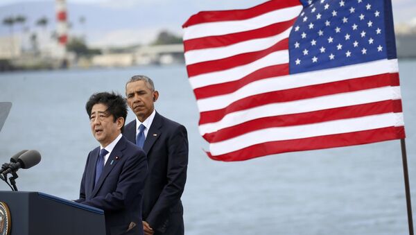 Başkanı Barack Obama ile Japonya Başbakanı Şinzo Abe, Pearl Harbor'da - Sputnik Türkiye