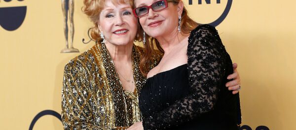 Debbie Reynolds - Carrie Fisher - Sputnik Türkiye