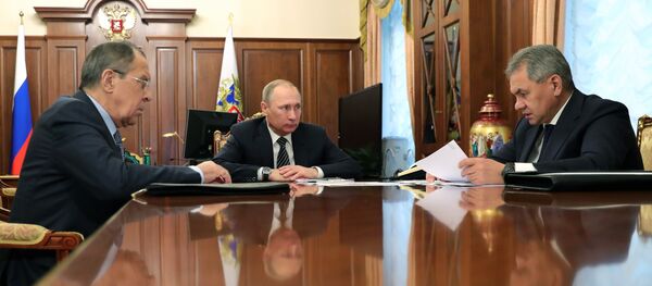 Rusya Devlet Başkanı Vladimir Putin, Rusya Dışişleri Bakanı Sergey Lavrov ve Rusya Savunma Bakanı Sergey Şoygu - Sputnik Türkiye