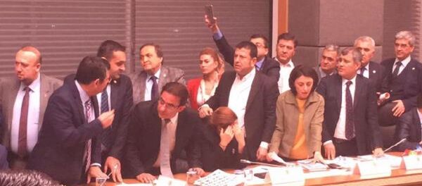 Anayasa Komisyonu - kavga Anayasa Komisyonu - kavga - Sputnik Türkiye