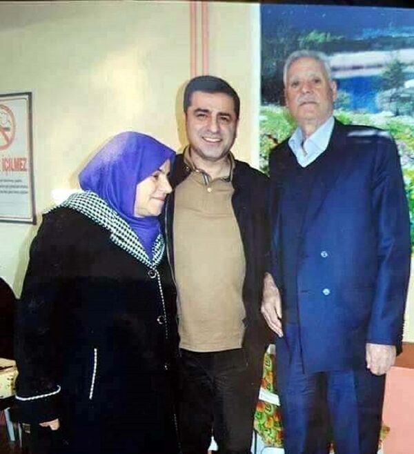 Selahattin Demirtaş'ın cezaevinden ilk fotoğrafı - Sputnik Türkiye