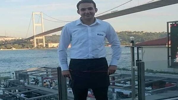 Reina'daki terör saldırısından saniye farkıyla kurtulan garson İsmail Aslan - Sputnik Türkiye