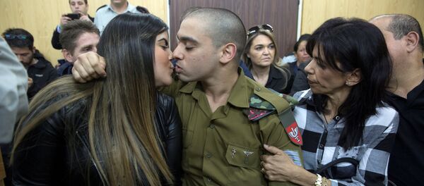 El Halil'de yaralı haldeki Filistinliyi vurarak öldüren Elor Azaria isimli İsrail askeri - Sputnik Türkiye