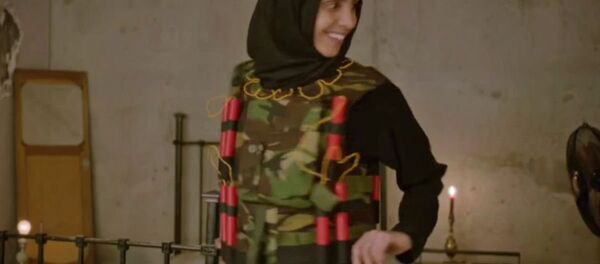 BBC'nin 'IŞİD'in Umutsuz Ev Kadınları' adlı skecinden bir kare - Sputnik Türkiye