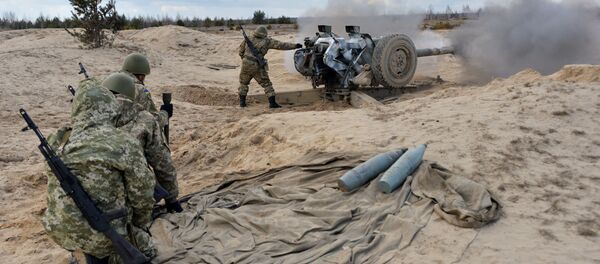 Havan toplarını fırlatan Ukrayna askerleri - Sputnik Türkiye