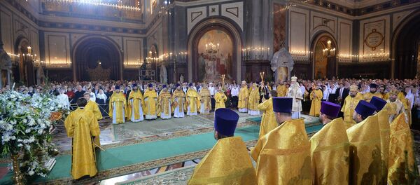 Patriarch Kirill of Moscow and All Russia during a solemn liturgy dedicated to the great feast of Nativity at the Cathedral of Christ the Savior in Moscow - Sputnik Türkiye