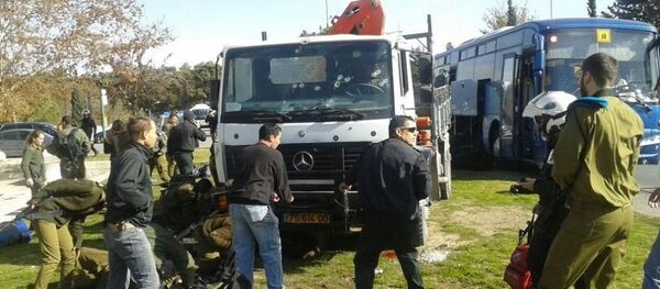 Kudüs'te kamyon insanları ezdi - Sputnik Türkiye