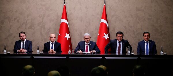 Başbakan Binali Yıldırım'ın Irak dönüşü basın toplantısı - Sputnik Türkiye