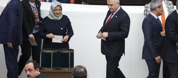 Oylamaya Başbakan Binali Yıldırım da katıldı. - Sputnik Türkiye