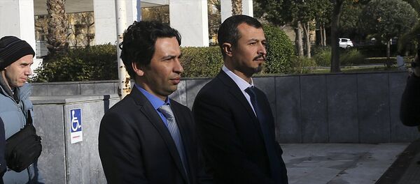 Fethullahçı Terör Örgütü'nün (FETÖ) darbe girişimine katıldıktan sonra Yunanistan'a kaçan darbeci askerlerin ikisinin iade edilip edilmeyeceklerine 23 Ocak'ta karar verilecek. Darbeci sekiz askerlerden Süleyman Özkaynakçı ve Bilal Kurugül, Yunanistan Yüksek Mahkemesinde (Arios Pagos) hakim karşısına çıktı. - Sputnik Türkiye