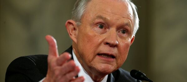 Trump'ın Adalet Bakanı adayı Alabama Senatörü Jeff Sessions - Sputnik Türkiye