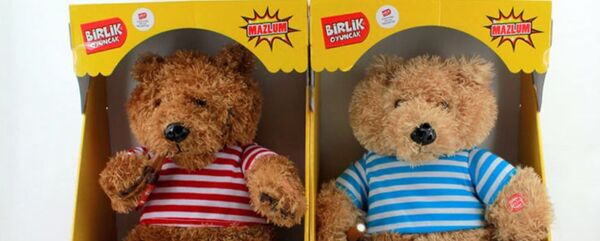 Birlik Oyuncak firmasının ürettiği ‘Mazlum’ adlı oyuncağın çocukları şiddete özendirdiği gerekçesiyle toplatılması için imza kampanyası başlatıldı. Birlik Oyuncak firmasının ürettiği ‘Mazlum’ adlı oyuncağın çocukları şiddete özendirdiği gerekçesiyle toplatılması için imza kampanyası başlatıldı. - Sputnik Türkiye