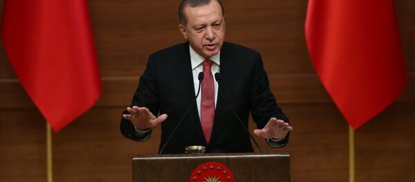 Cumhurbaşkanı Recep Tayyip Erdoğan, Cumhurbaşkanlığı Külliyesi'nde düzenlenen Muhtarlar Toplantısı'na katılarak konuşma yaptı. - Sputnik Türkiye