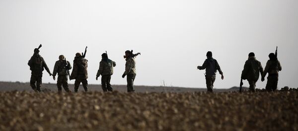 Suriye'de IŞİD ile savaşan YPG'nin başını çektiği DSG (Demokratik Suriye Güçleri) - Sputnik Türkiye