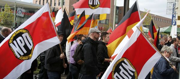NPD taraftarı göstericiler Berlin'de yürüyüşte (Arşiv) - Sputnik Türkiye