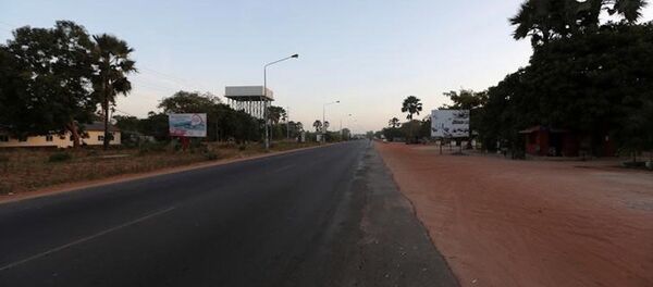 Gambiya'daki boş yollar. - Sputnik Türkiye