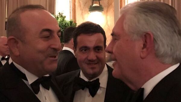 Dışişleri Bakanı Çavuşoğlu, Trump'ın Dışişleri Bakanı adayı Tillerson ile görüştü - Sputnik Türkiye