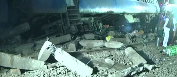 Hindistan'da tren kazası - Sputnik Türkiye