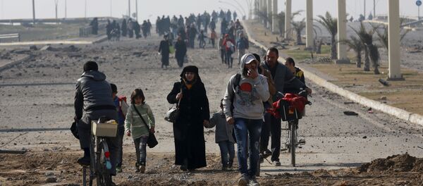 Musul'un doğusundaki siviller - Sputnik Türkiye