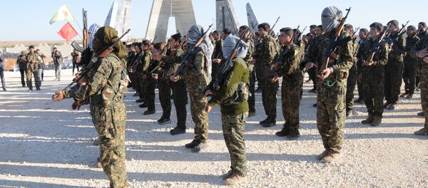 Demokratik Suriye Güçleri savaşçıları, Suriye, Menbiç - Sputnik Türkiye