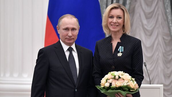 Rusya Devlet Başkanı Vladimir Putin- Rusya Dışişleri Bakanlığı Sözcüsü Mariya Zaharova  - Sputnik Türkiye