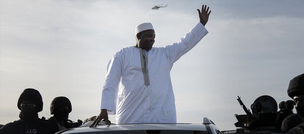 Gambiya'nın yeni Devlet Başkanı Adama Barrow ülkesine döndü. - Sputnik Türkiye