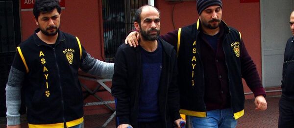 'Kalaşnikofu anamdan çok seviyorum' diyen Haşim Acar - Sputnik Türkiye