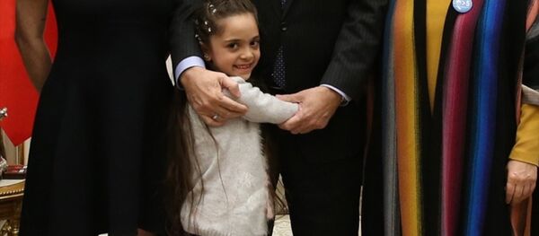 Cumhurbaşkanı Recep Tayyip Erdoğan ve eşi Emine Erdoğan, Cumhurbaşkanlığı Külliyesi'nde ABD'li ünlü oyuncu Lindsay Lohan ile Suriyeli Bana Alabed'i kabul etti. - Sputnik Türkiye