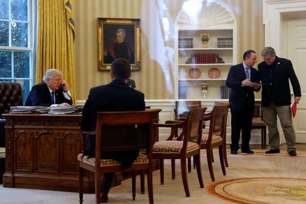 Trump telefonda Merkel ile görüşüyor - Sputnik Türkiye